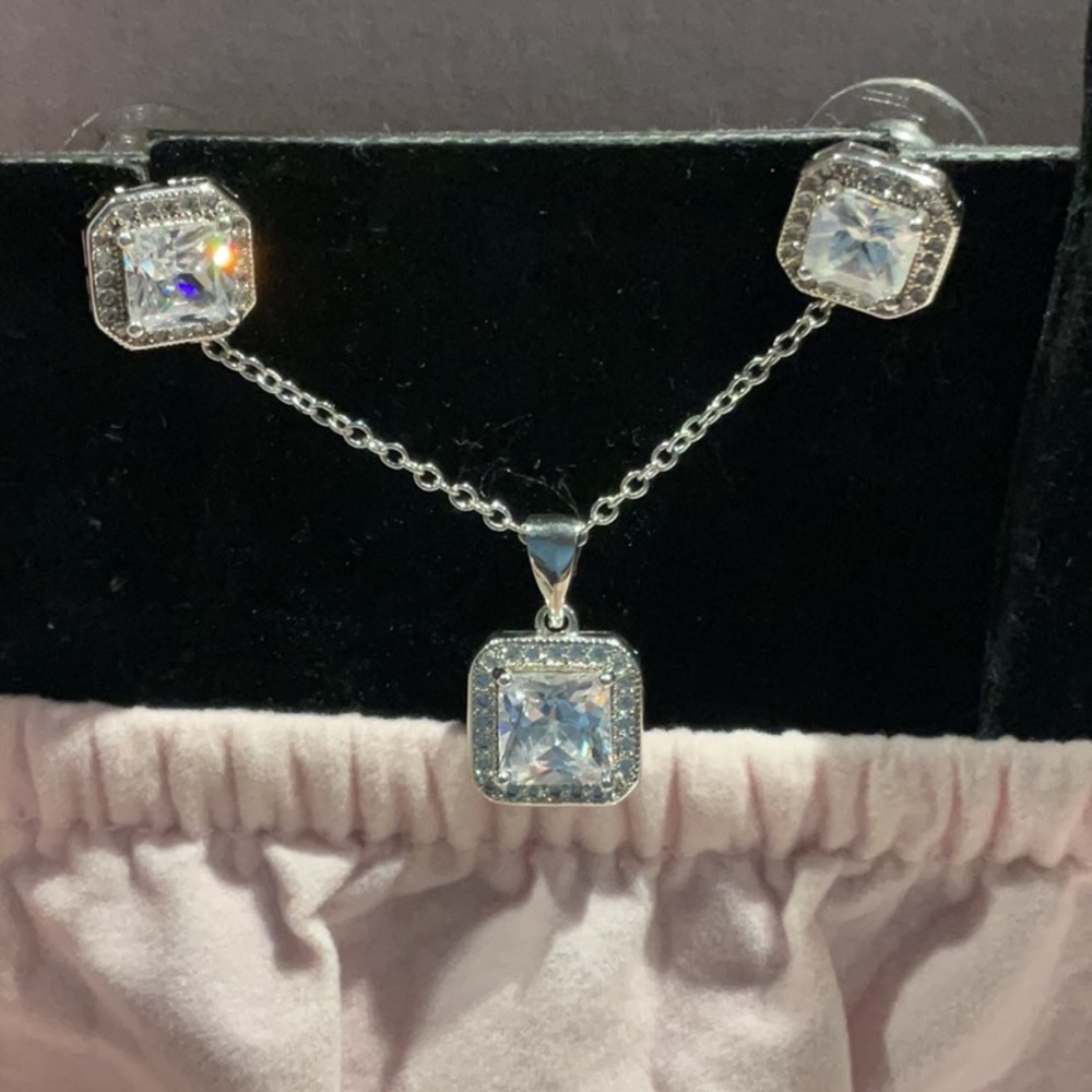 Elegant Silver CZ Stimulated Diamond Necklace and Earring Set